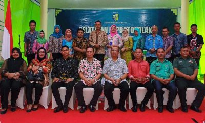 Foto Bersama Usai Penutupan Pelatihan Keprotokolan dan Peranan Pers Terhadap Pembangunan Daerah