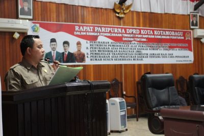 juru-bicara-fraksi-kebangkitan-rakyat-saat-memberi-pandangan-fraksi