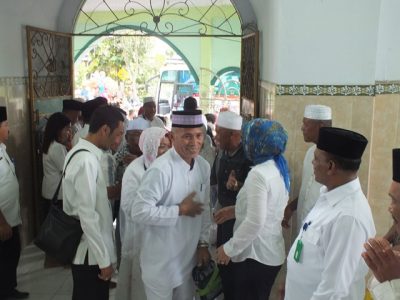 Para jamaah haji saat memasuki Masjid Al-Munawar