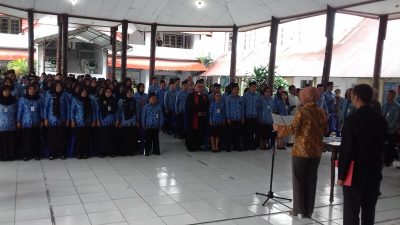 Pembacaan sumpah dan janji ASN oleh Wali Kota Kotamobagu