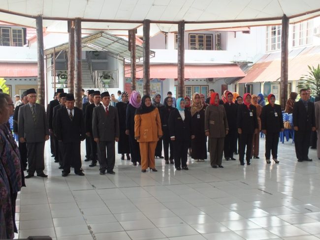 Tampak 52 Kepsek dan Pengawas Sekolah saat dilantik dan diambil sumpah