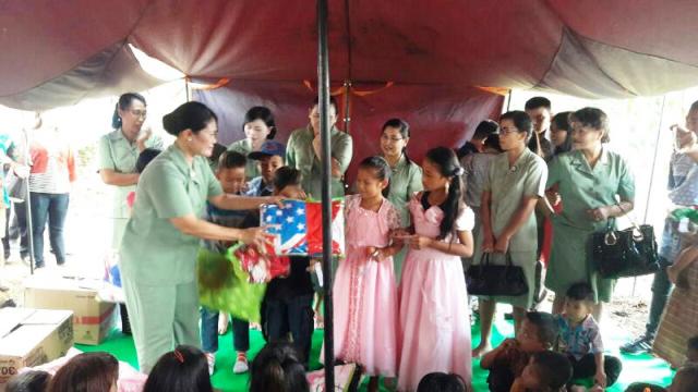 Perayaan Paskah Bersama Prajurit TMMD dan Ibu Persit di Desa Tuduaog Baru